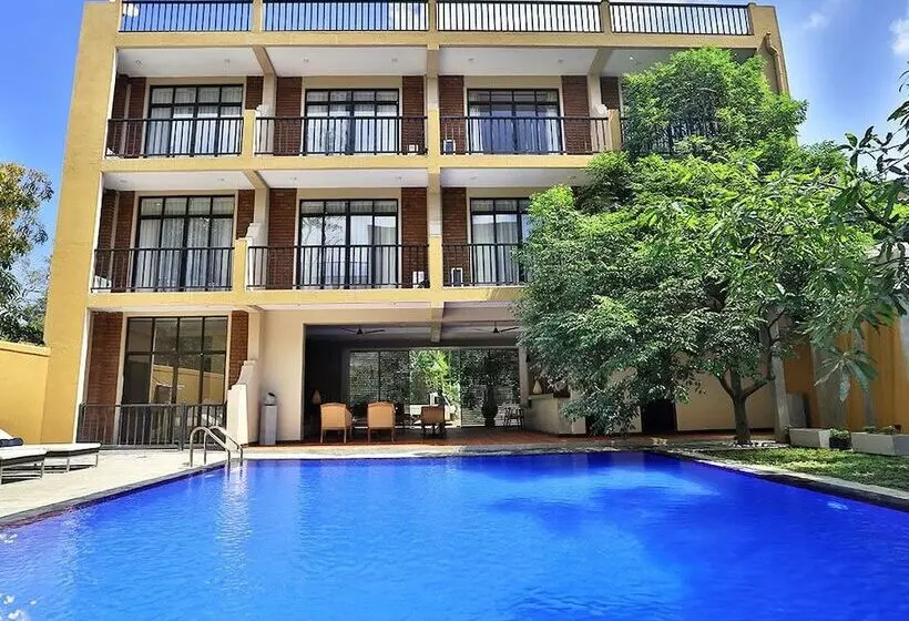 Hotelli Lily S Resort