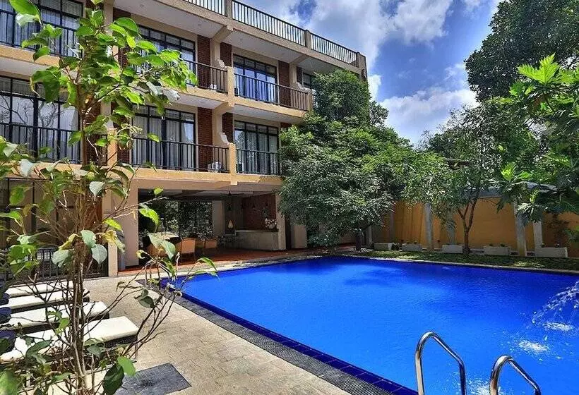 Hotelli Lily S Resort