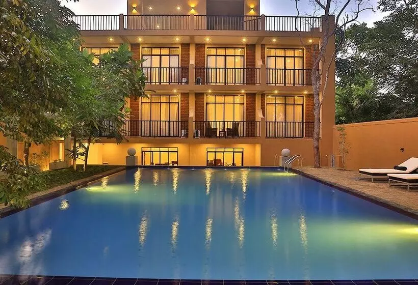 Hotelli Lily S Resort