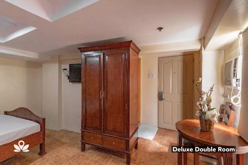 ホテル Zen Rooms Korner  Qc