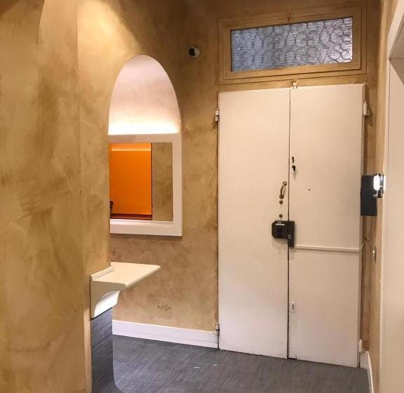 پانسیون Artemide Guest House