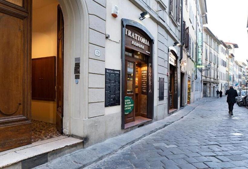 پانسیون Artemide Guest House