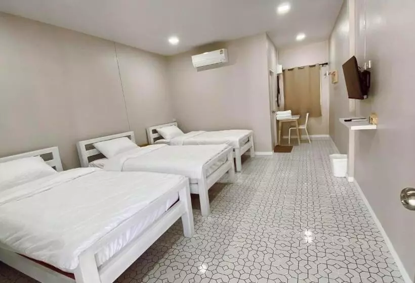 ベッドアンドブレックファースト Juni House Chumphon
