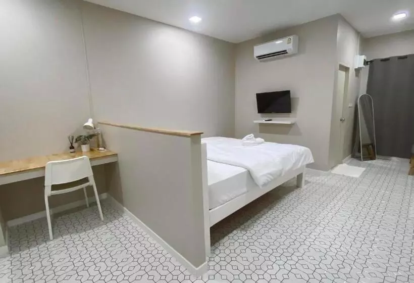 ベッドアンドブレックファースト Juni House Chumphon