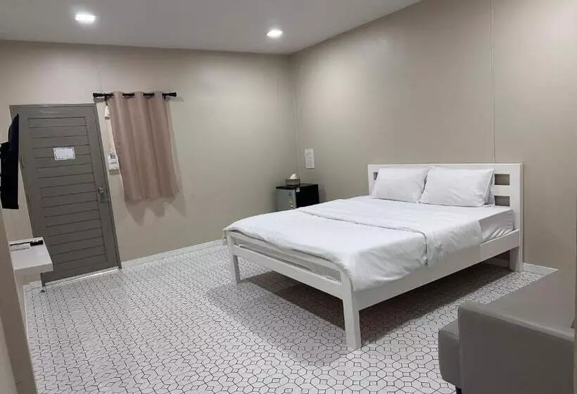 ベッドアンドブレックファースト Juni House Chumphon