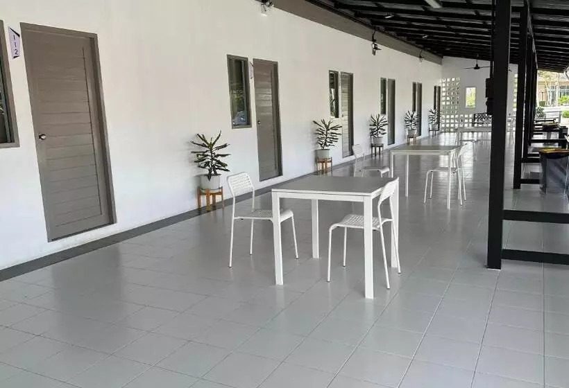 ベッドアンドブレックファースト Juni House Chumphon
