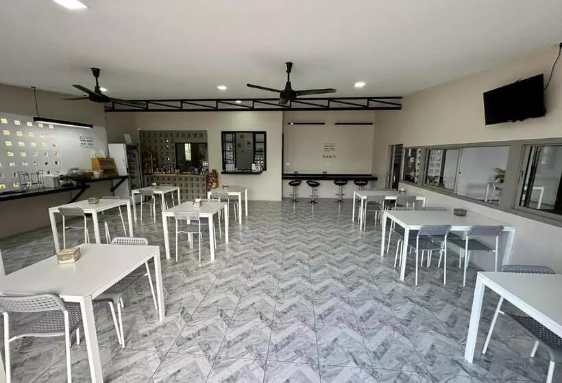 ベッドアンドブレックファースト Juni House Chumphon