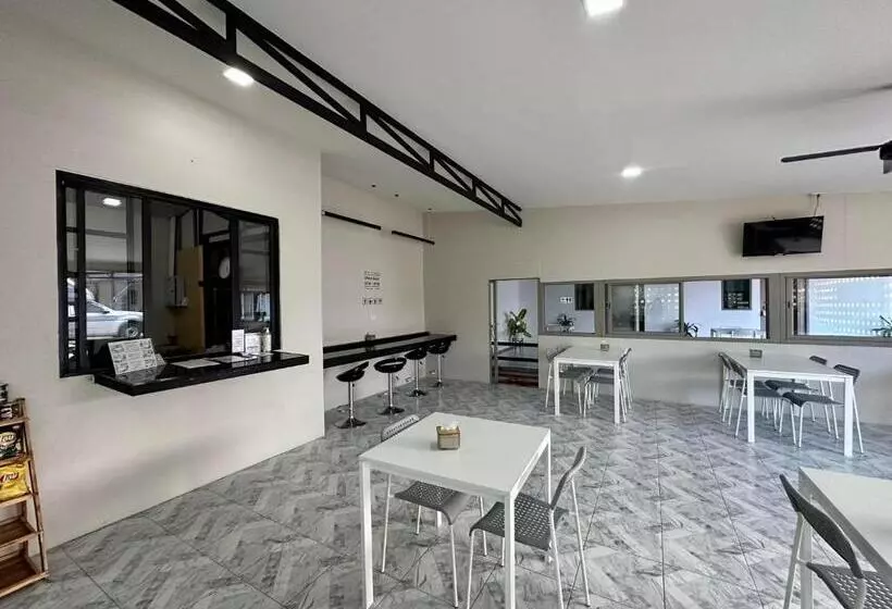 ベッドアンドブレックファースト Juni House Chumphon