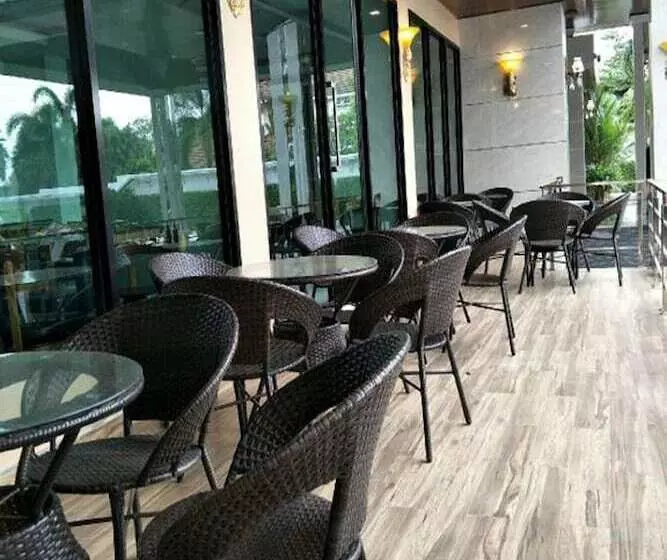 هتل Atk Garden Hills