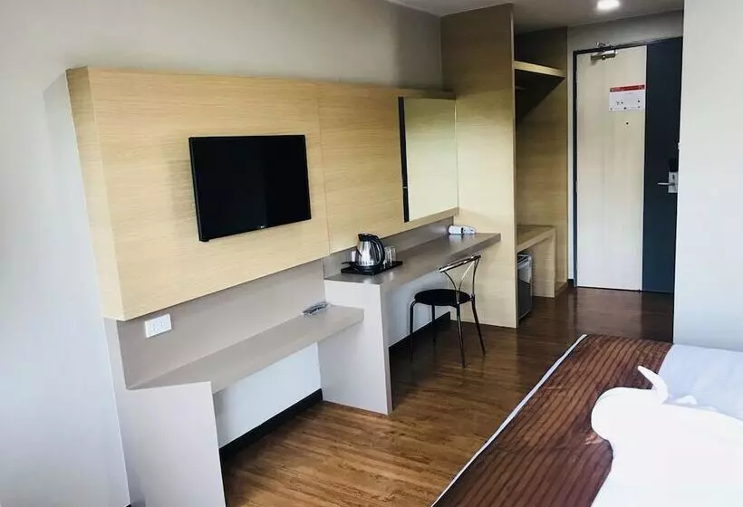 هتل Atk Garden Hills