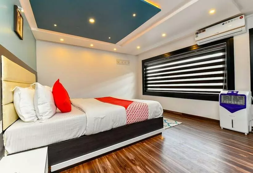 ホテル Oyo 23434 Royal Palace 4bhk Premium Houseboat