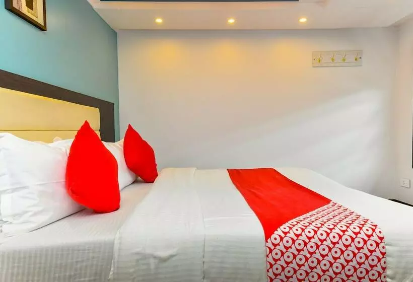 ホテル Oyo 23434 Royal Palace 4bhk Premium Houseboat