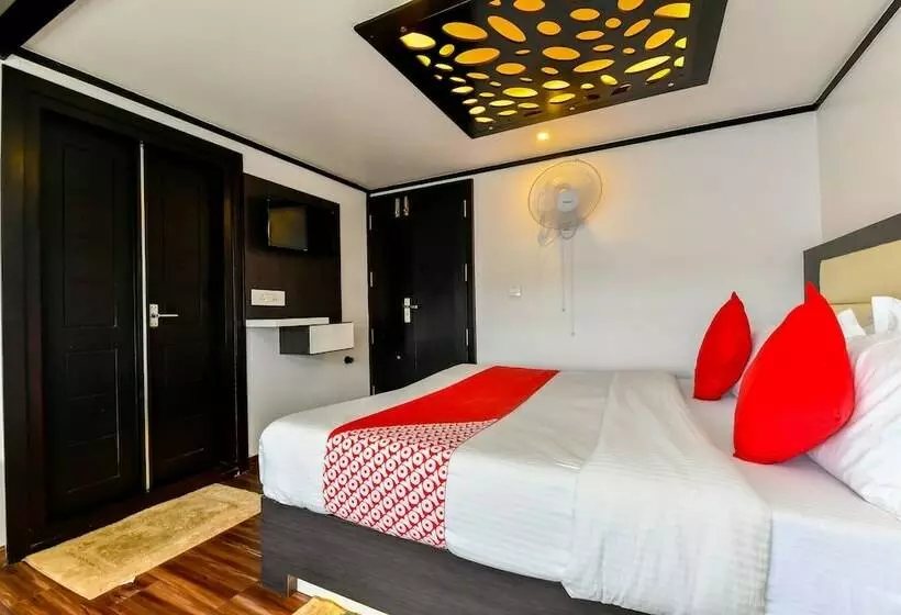 ホテル Oyo 23434 Royal Palace 4bhk Premium Houseboat