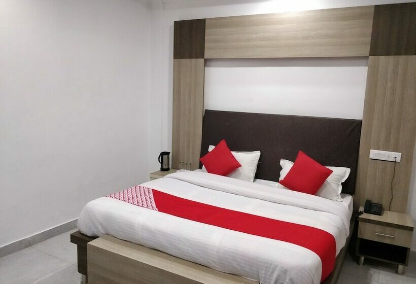 Hotel Oyo 24209 The Pearly Gate