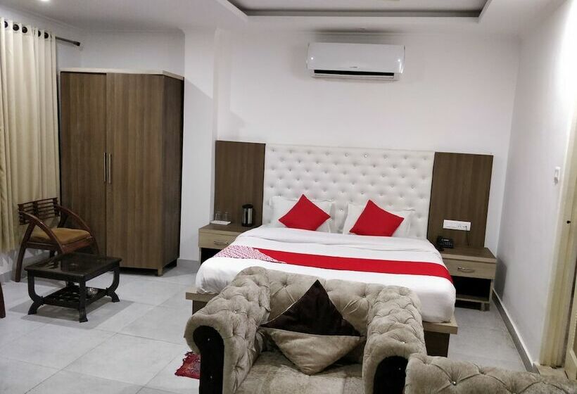 Hotel Oyo 24209 The Pearly Gate