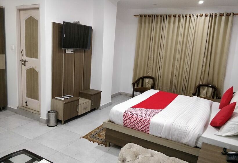 Hotel Oyo 24209 The Pearly Gate