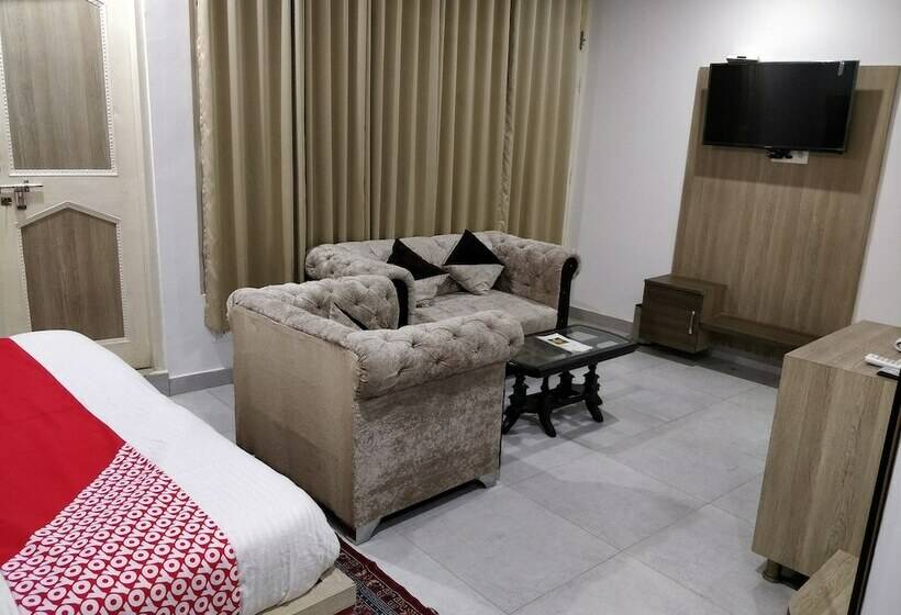 Hotel Oyo 24209 The Pearly Gate