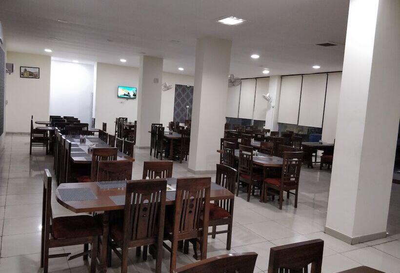 Hotel Oyo 24209 The Pearly Gate