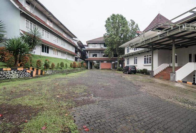 בית מלון כפרי Reddoorz Syariah Near Taman Wisata Matahari