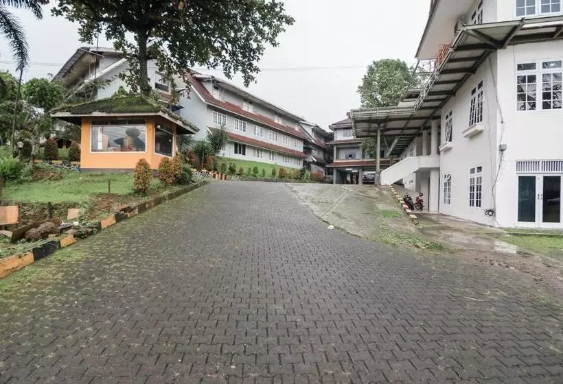 ホテル Reddoorz Syariah Near Taman Wisata Matahari