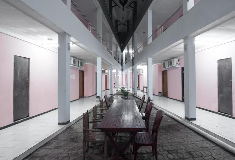 בית מלון כפרי Reddoorz Syariah Near Taman Wisata Matahari