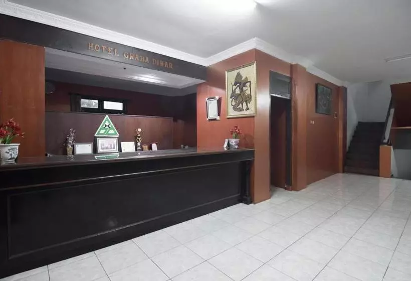 ホテル Reddoorz Syariah Near Taman Wisata Matahari