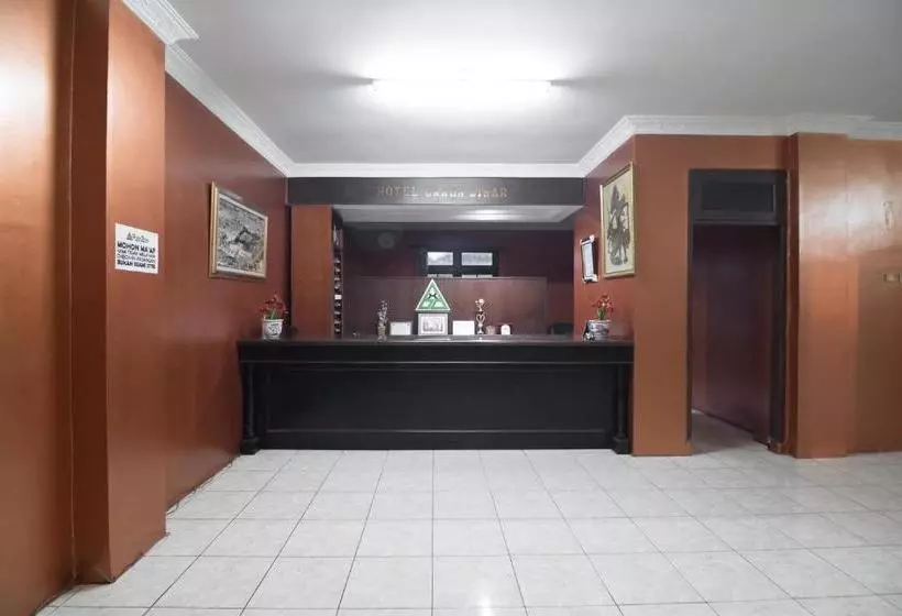 ホテル Reddoorz Syariah Near Taman Wisata Matahari
