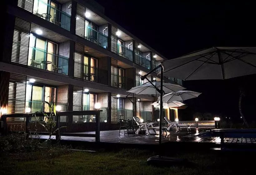 Lomakeskus Memoria Pool Villa Family Pension