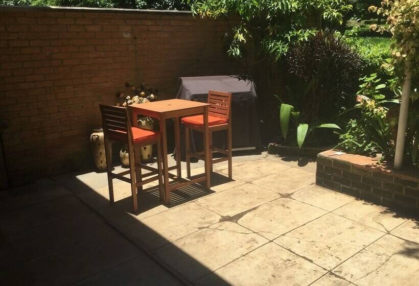 هاستل Baobab Backpackers Lodge