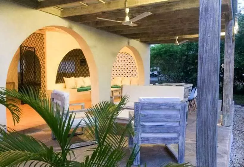 Baobab Beach House Bed & Breakfast