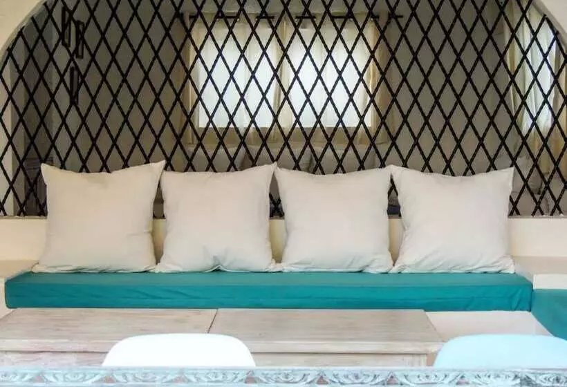 Baobab Beach House Bed & Breakfast