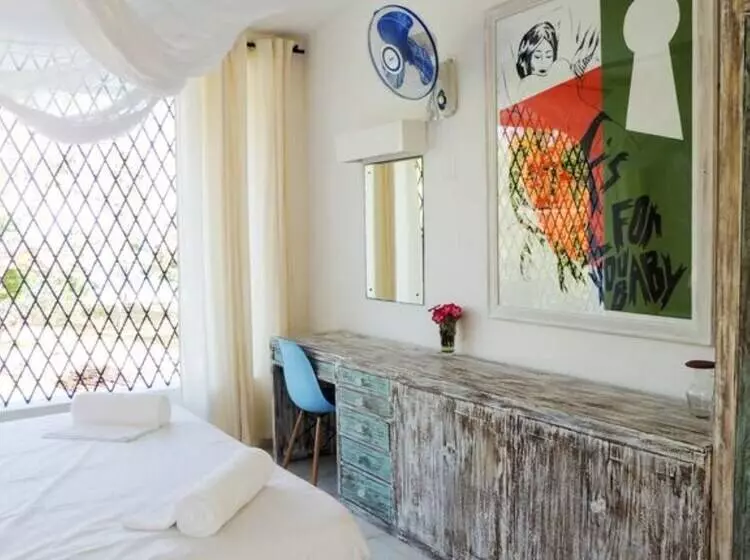 Baobab Beach House Bed & Breakfast