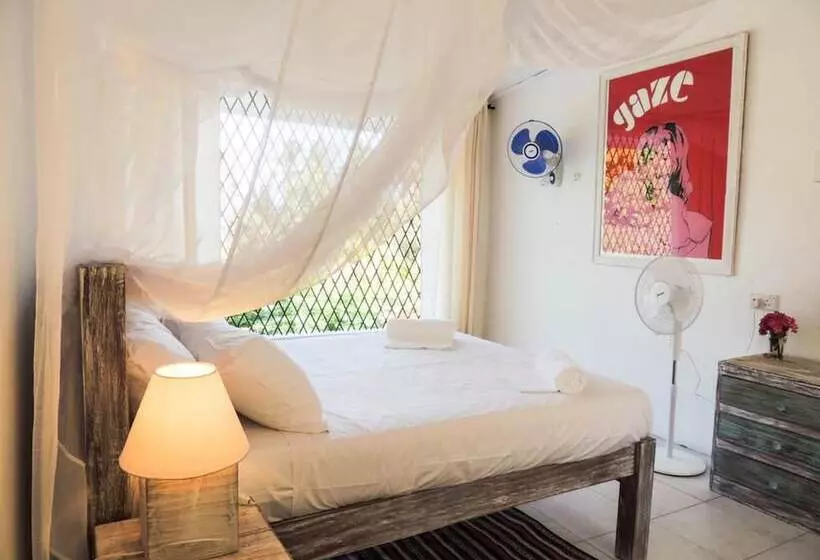 Baobab Beach House Bed & Breakfast