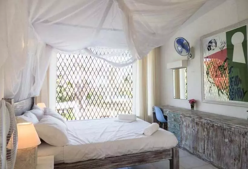 Baobab Beach House Bed & Breakfast