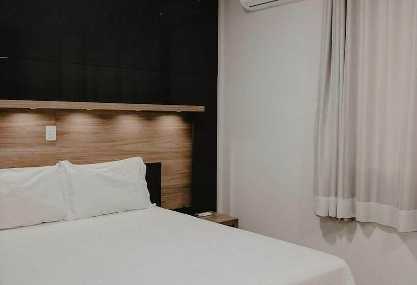 בית מלון כפרי Petri Plaza