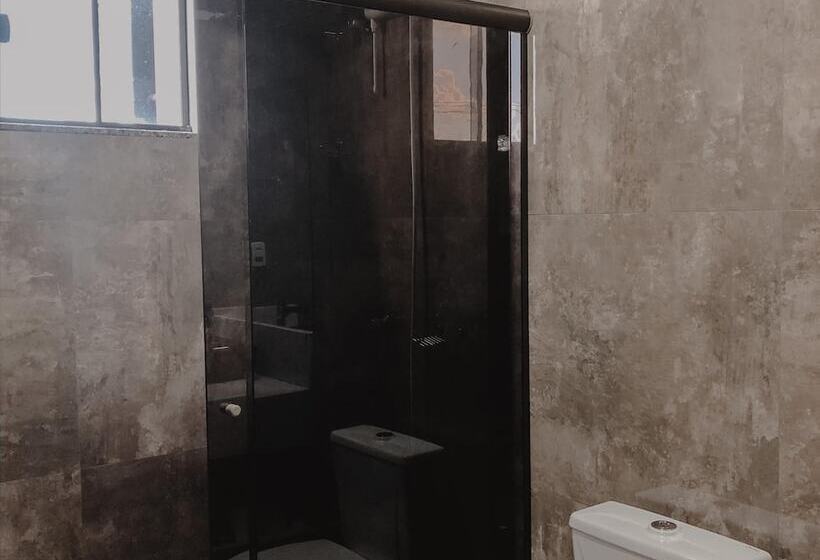 בית מלון כפרי Petri Plaza