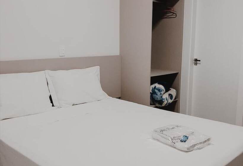 בית מלון כפרי Petri Plaza