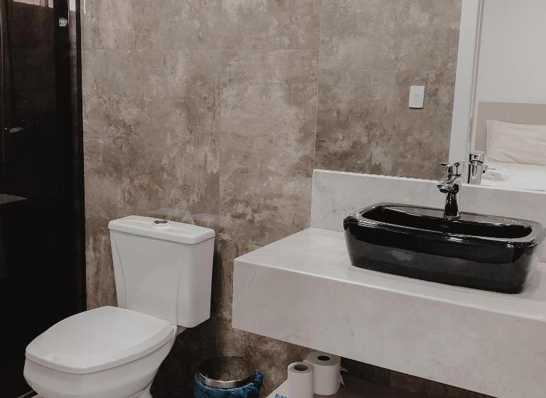 בית מלון כפרי Petri Plaza