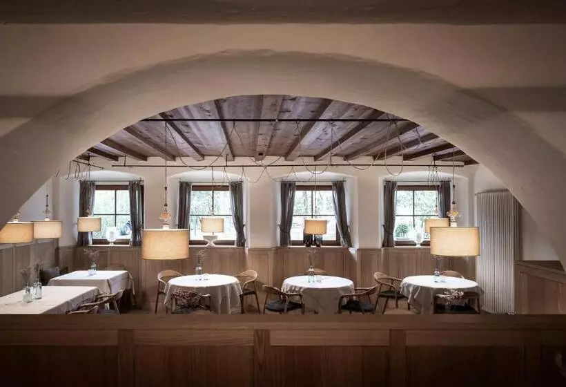 Hotelli Weingut Stroblhof