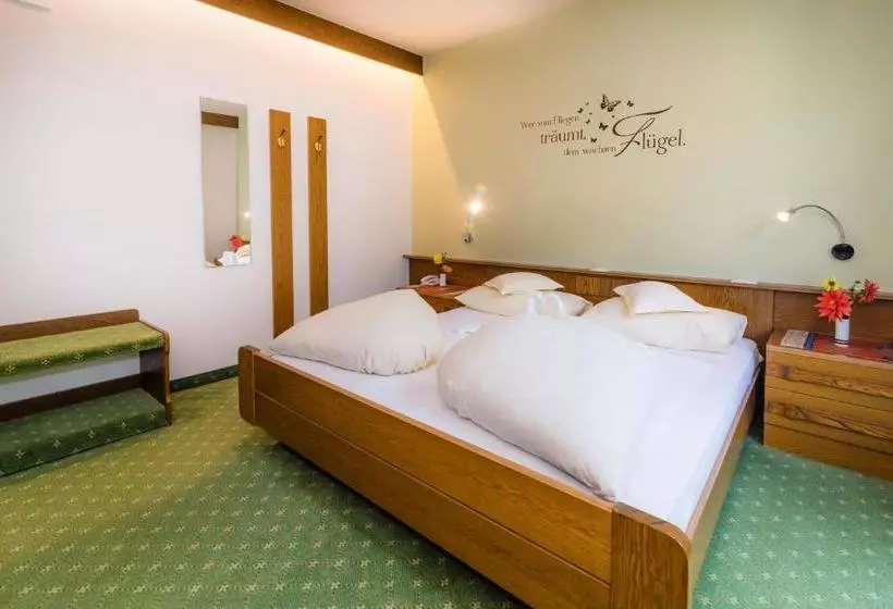 ベッドアンドブレックファースト Garni Hotel Farmerhof