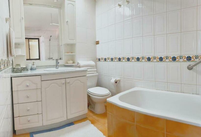 تختخواب و صبحانه South Landing Inn