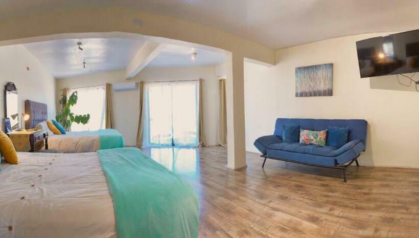 تختخواب و صبحانه South Landing Inn