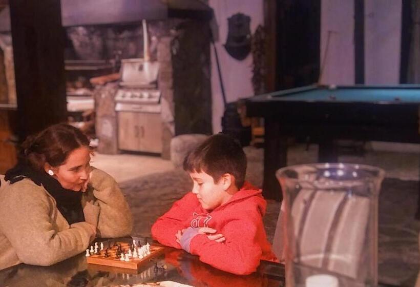 تختخواب و صبحانه South Landing Inn