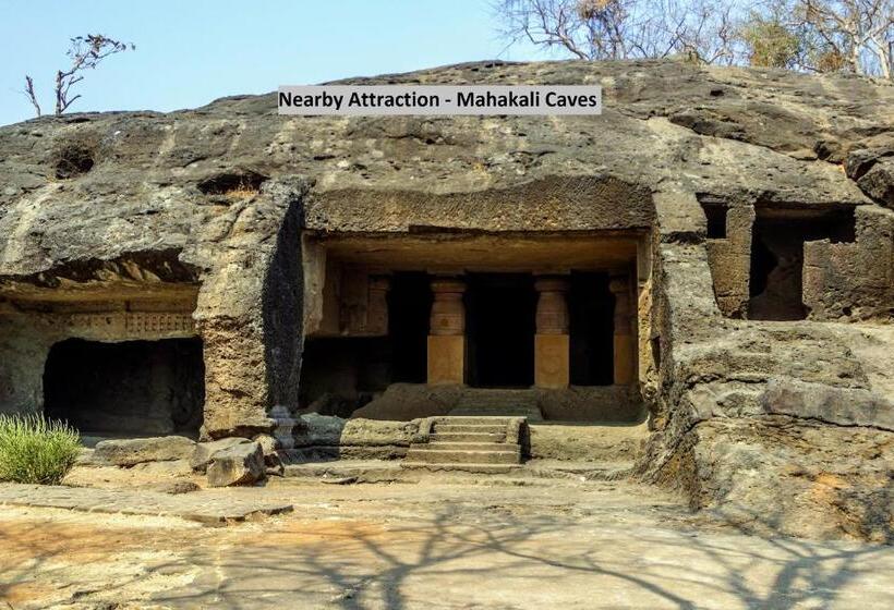 בית מלון כפרי O Blue Ocean Near R City Mall