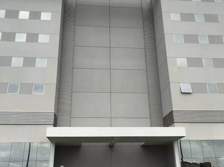 ホテル Ibis Parauapebas