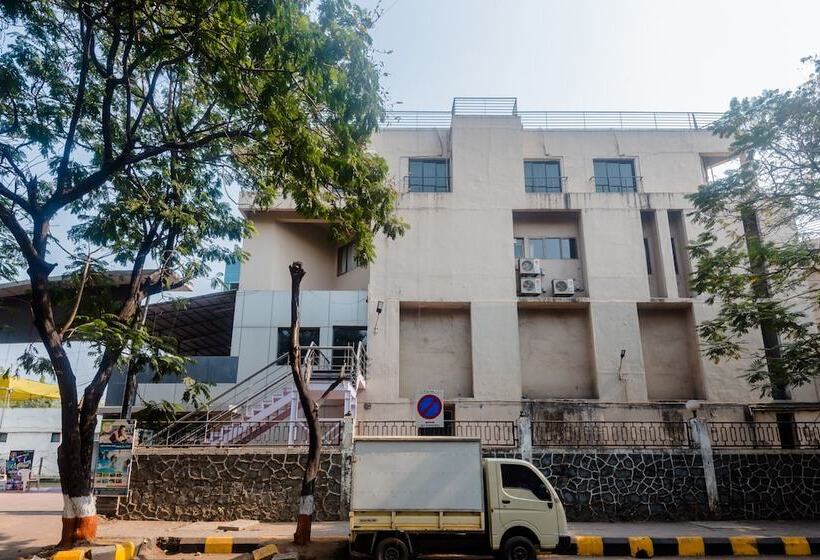 Hotel Oyo 26750 Vashi Gymkhana