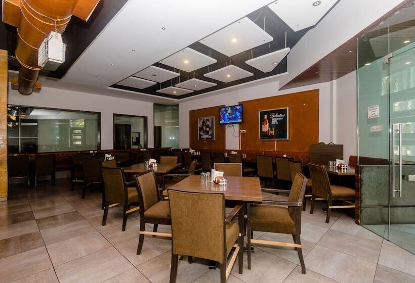 Hotel Oyo 26750 Vashi Gymkhana