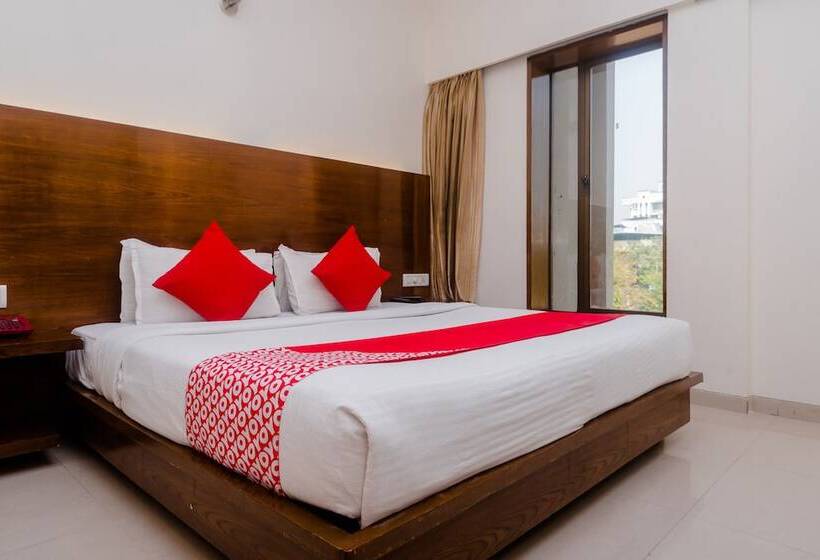 Hotel Oyo 26750 Vashi Gymkhana