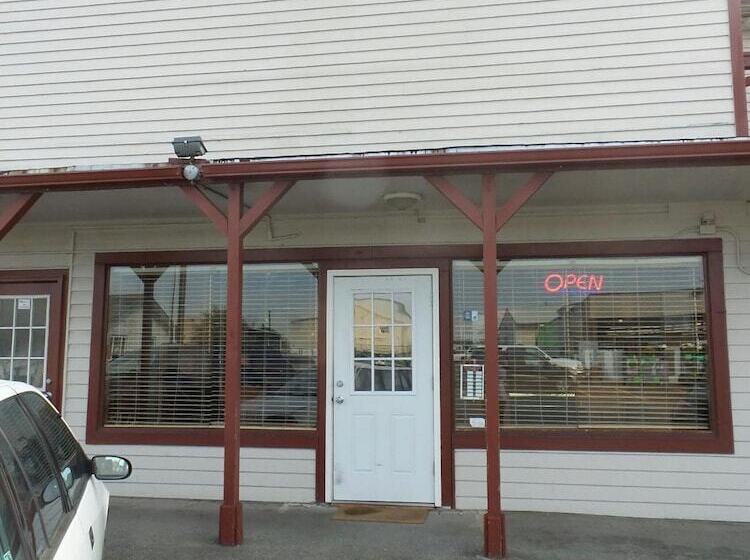 Tyee Restaurant And Motel