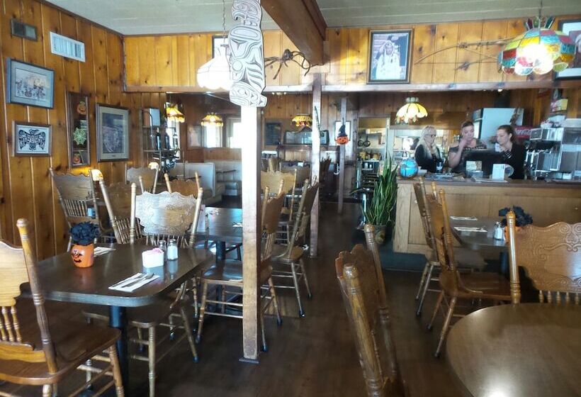 Tyee Restaurant And Motel